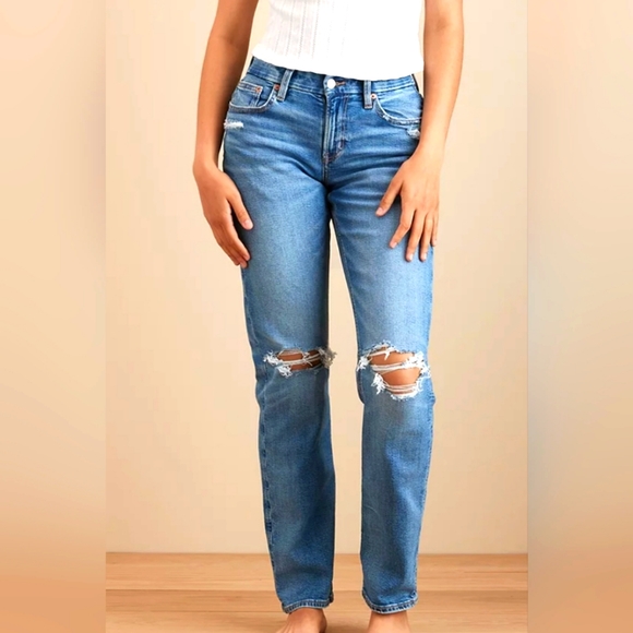 American Eagle Outfitters Denim - American Eagle Curvy Distressed Jeans